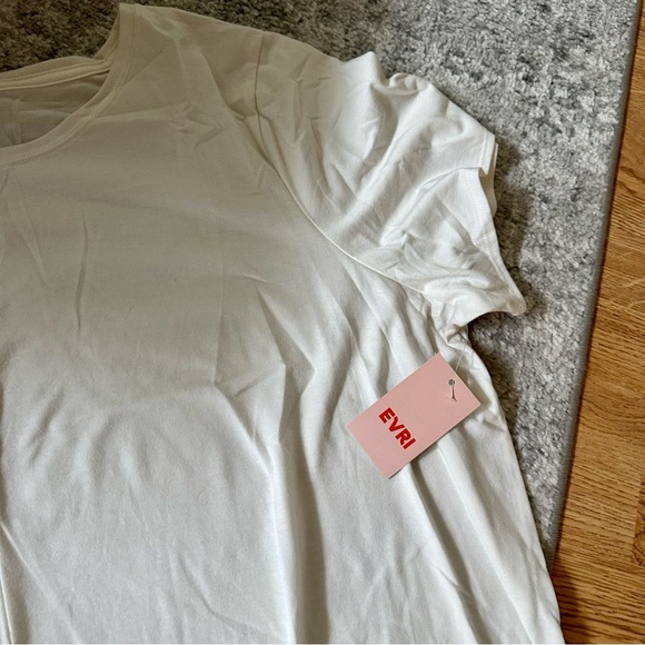 NWT Evri Top - Picture 3 of 3